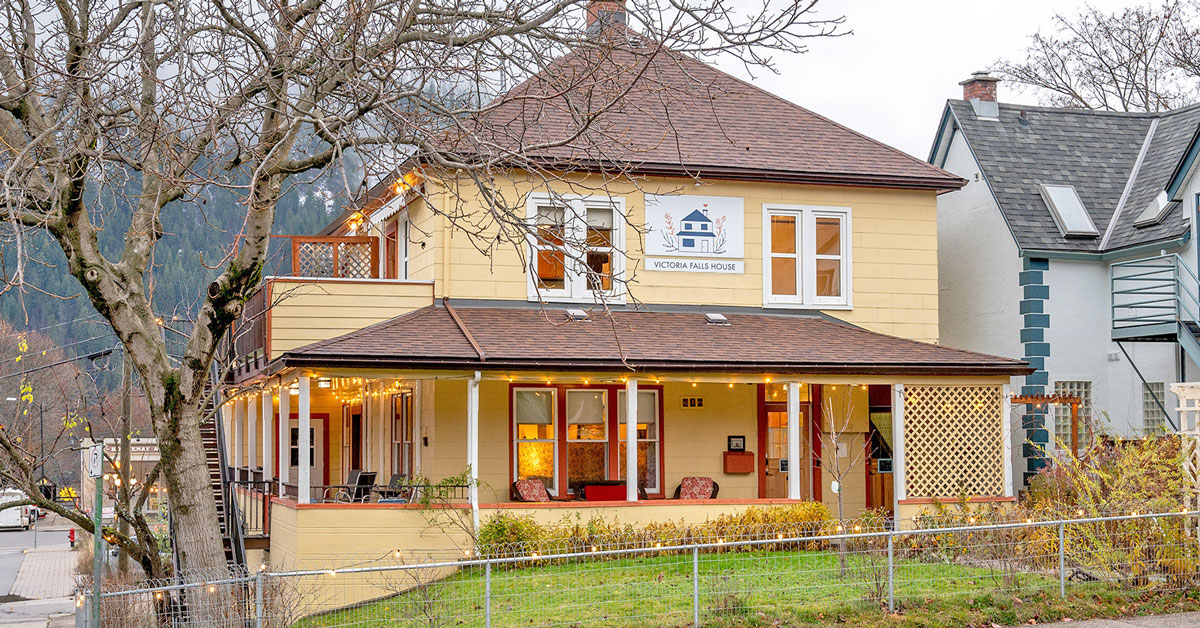 Victoria Falls Guest House in Nelson, Canada